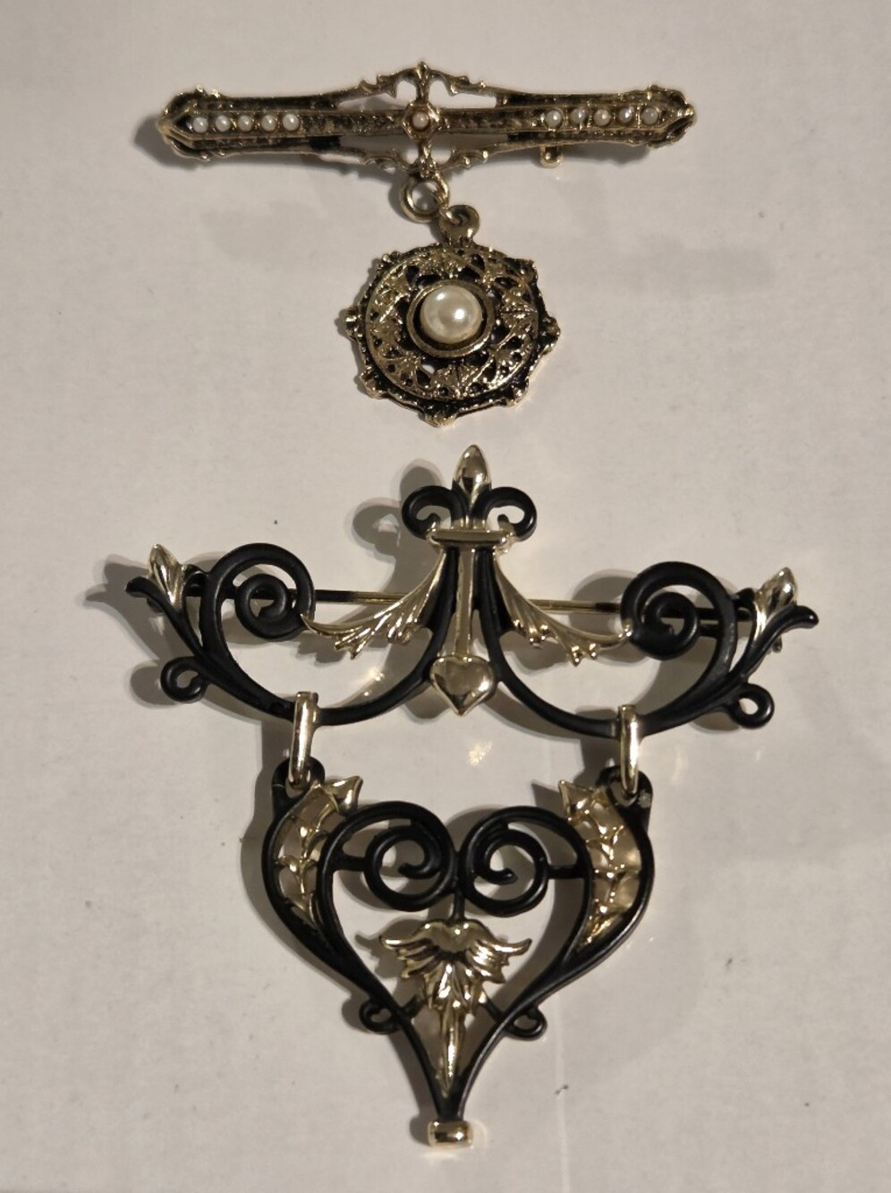 Victorian- and Gold Filigree Pendant Brooch Set